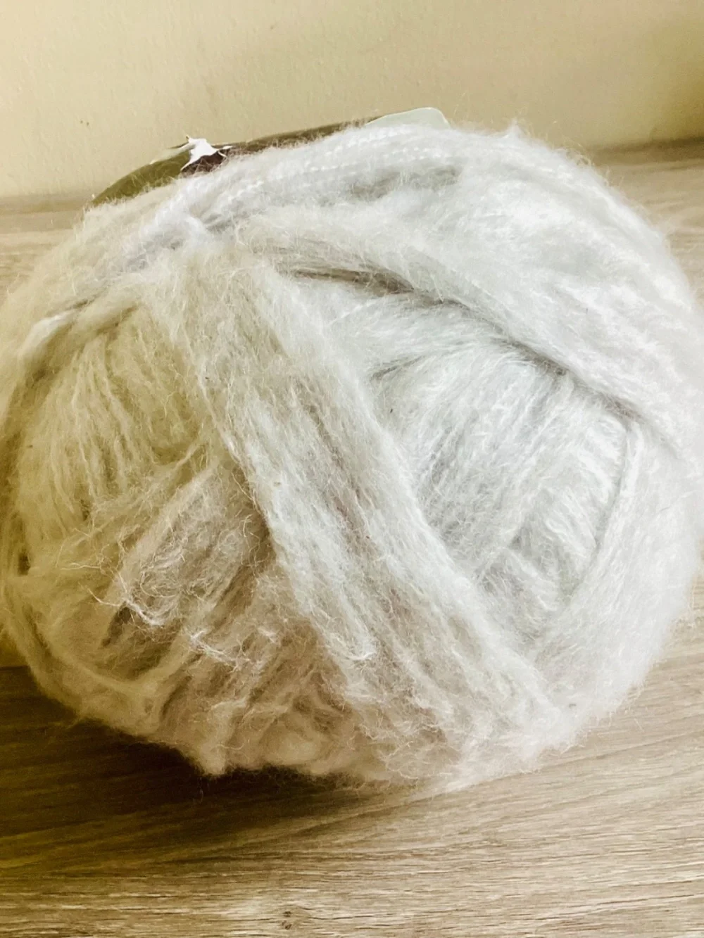 Bernat Plentiful Yarn Bulky 300g Large Ball Wool Acrylic Blend Gray Color Linen.